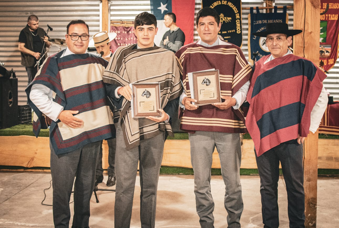 Fotografía 1 del álbum de Asociación Curicó premio a los suyos, nuevo comienzo.