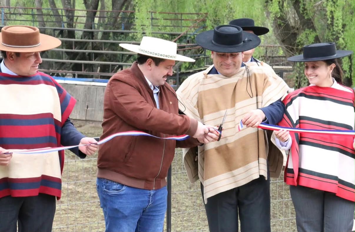 Fotografía 3 del álbum de Asociación Rio Ñuble dio el vamos a la temporada, en el Carmen en el  Rodeo del Club de huasos Navidad